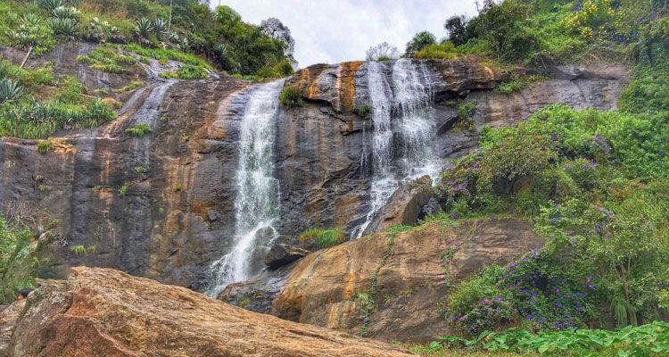 Kalhatti Waterfalls - Ooty Hills Station Darshan Cab - Ooty Local Sightseeing Cabs.cabsrental.in