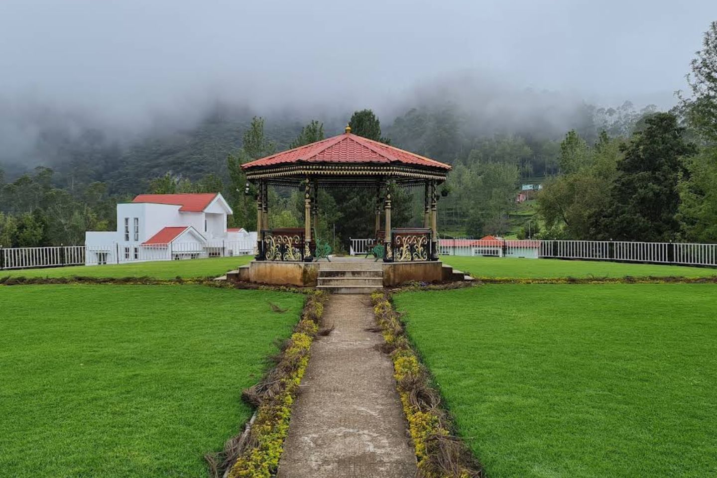 Bangalore to Ooty Tour Package 3 Nights / 4 Days 34OT05 (United 21 Resort)
