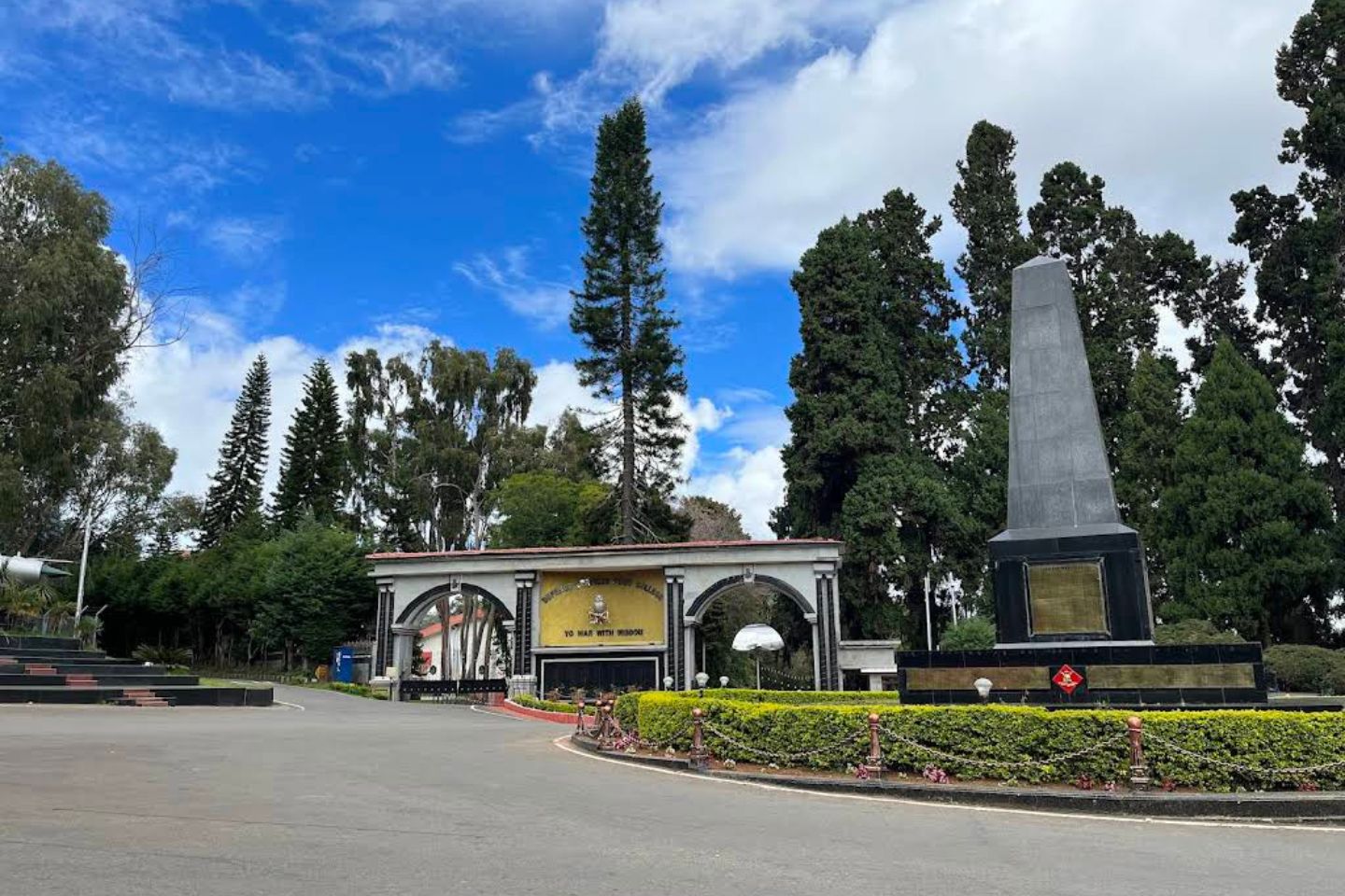 Second World War Memorial Pillar Coonoor Tourist Attraction