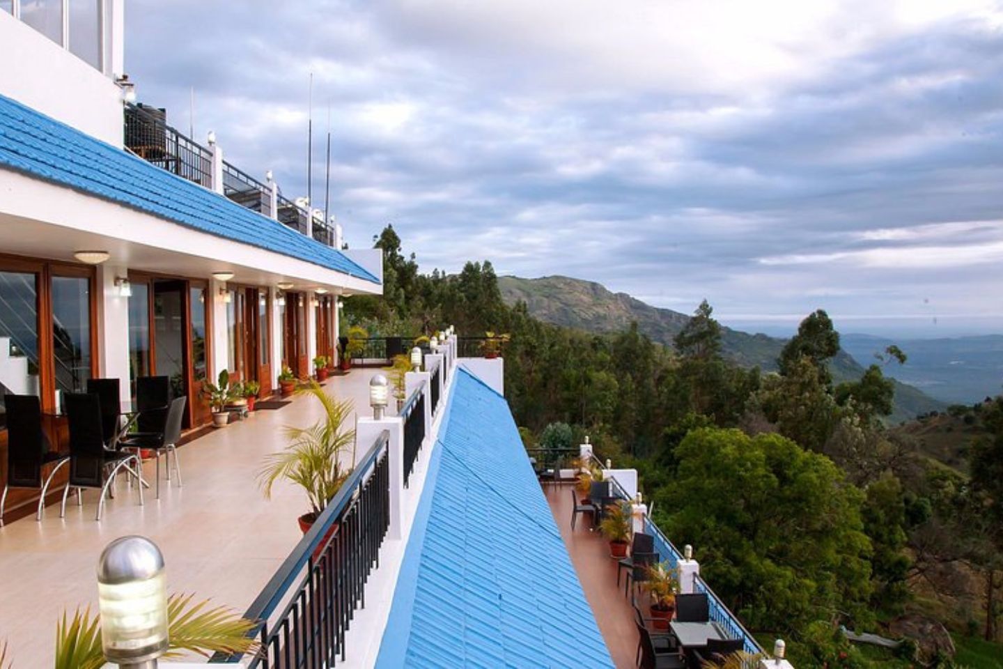 Mount ‘n’ Mist Resort