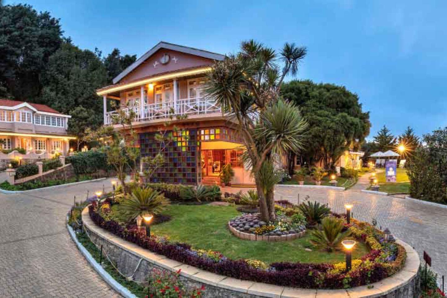 Vinnca West Downs Heritage Resort